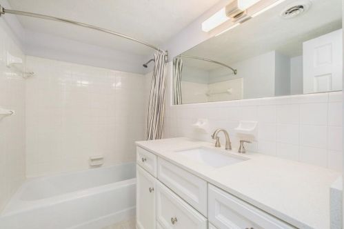 2587 Fontainebleau Ct, Atlanta GA  30360-1235 exterior