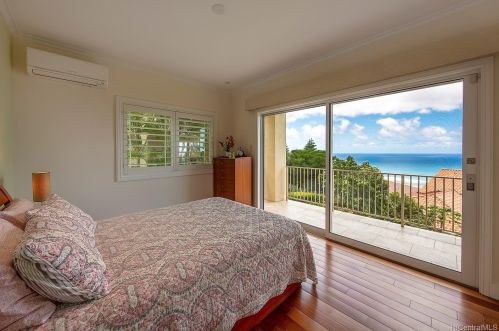 445 Maono Loop, Honolulu HI  96821-2526 exterior