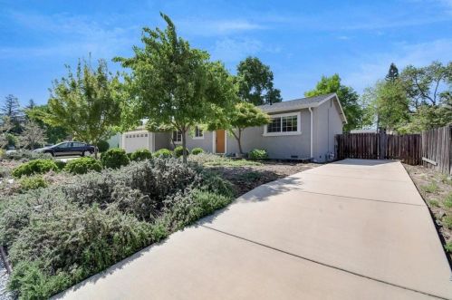8570 Sheraton Dr, Fair Oaks, CA 95628-2965