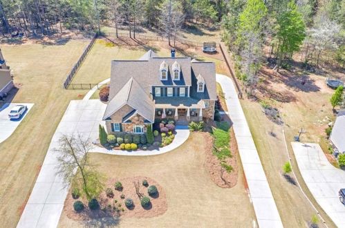 1187 Sterling Lake Dr, Jefferson, GA 30549-7310