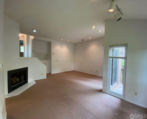 252 Sayre Dr, Princeton NJ  08540-5841 exterior