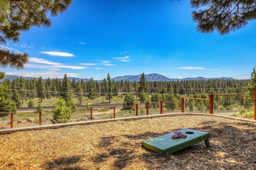 12211 Highland Ave, Truckee CA  96161-1722 exterior