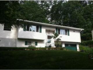 105 Huntress St, Manchester, NH 03102-4705