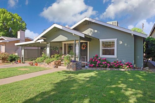 521 Castle St, Modesto, CA 95350-6013