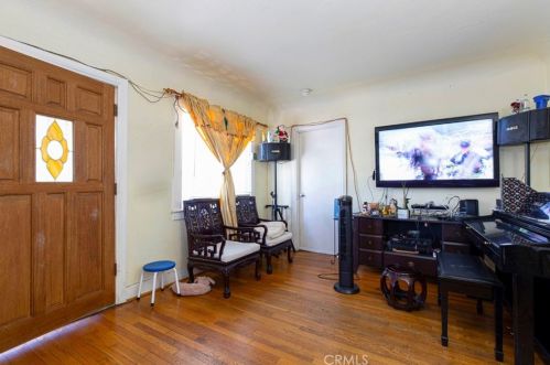 913 Maple St, Glendale CA  91205-1828 exterior