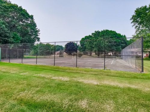 4385 Arden View Ct, Saint Paul MN  55112-1946 exterior
