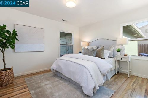1945 Encima Dr, Concord CA  94519-2207 exterior