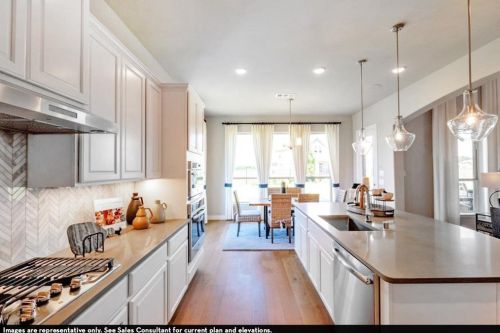 21526 Chenango Lake Dr, Angleton TX 77515-6660 exterior