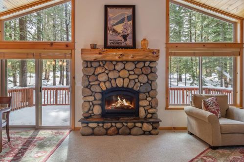 13963 Copenhagen Dr, Truckee CA  96161-6633 exterior