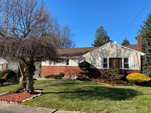 25 Woodhull Ave, Town Center, NJ 07052-3535