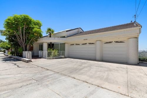 11876 Circle Dr, Whittier, CA 90601-2350
