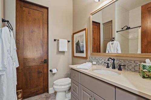 17117 Flagler Dr, Austin TX  78738-7610 exterior