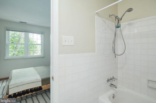 637 Lombard St, Philadelphia PA  19147-1416 exterior