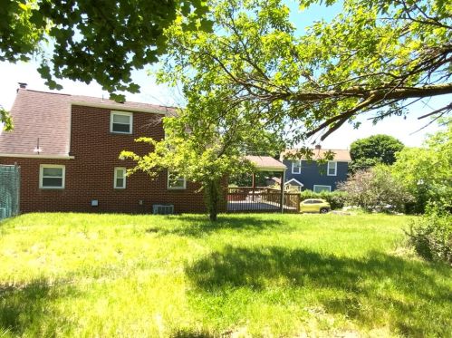 481 Oregon Ave, Rochester, PA 15074-2033