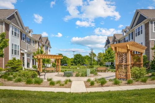 1421 Charles Ave, Naperville, IL 60563