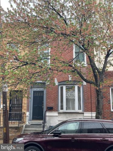 2411 11th St, Philadelphia, PA 19133-1416