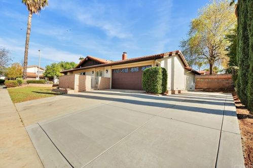512 Clover St, Redlands, CA 92373-5651