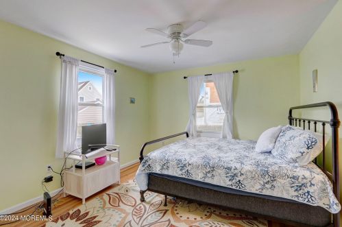 16 Pennsylvania Ave, Lavallette NJ 08735-2437 exterior