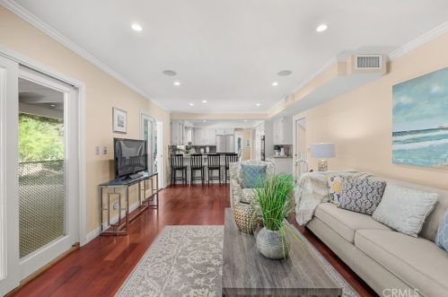 1430 Greenbriar Rd, Glendale CA  91207-1053 exterior