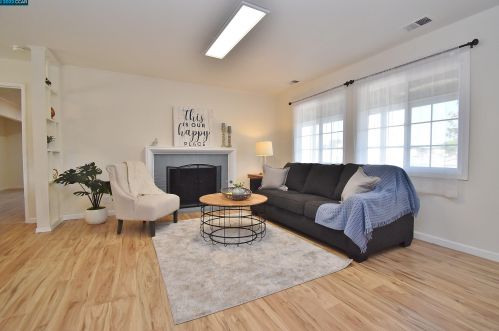 1061 Oak Grove Rd, Concord CA  94518-3129 exterior