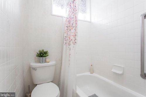 1925 11 St, Philadelphia PA 19147-1976 exterior