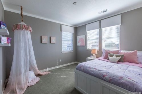 26525 Peakview Dr, Aurora CO 80016-6110 exterior