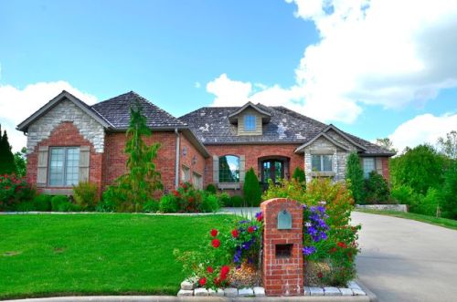8202 Quail Ridge Ct, Nixa, MO 65714-7373