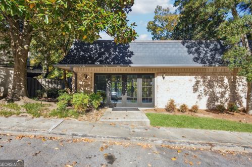 74 Montre Sq, Atlanta GA  30327-4044 exterior