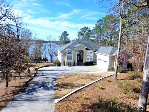 217 Bridgeview Pl, Mc Cormick, SC 29835-3446
