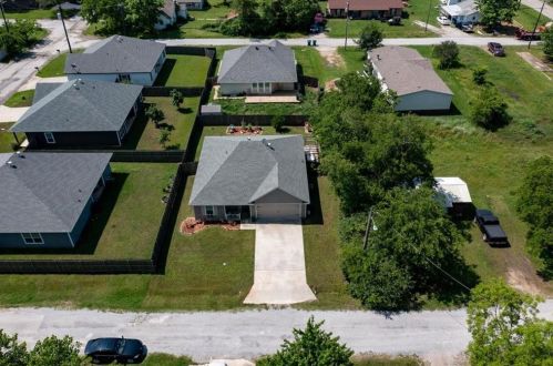 206 3 St, Valley View TX 76272-5403 exterior