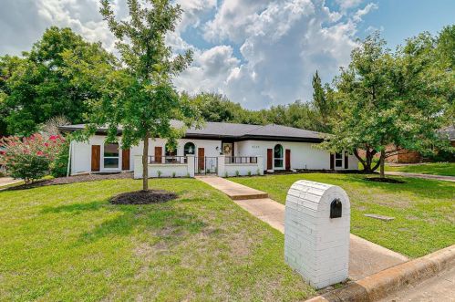 4265 Balboa Dr, Fort Worth, TX 76133-5403