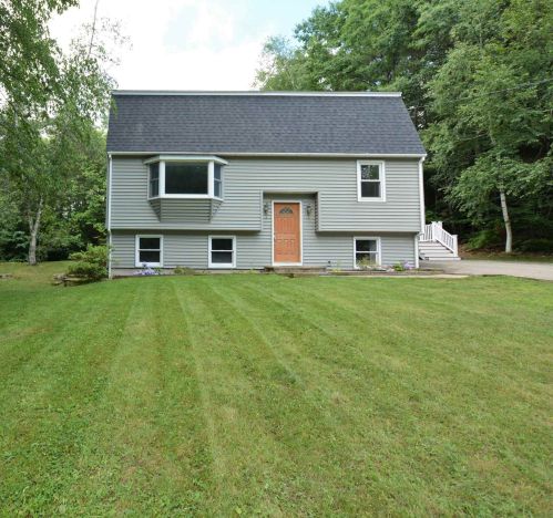 349 Whittier Dr, Fremont, NH 03044-3328