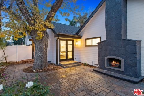 4951 Cedros Ave, Van Nuys CA  91403-1637 exterior