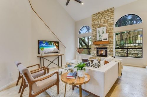 4803 Fern Holw, Austin, TX 78731-3604