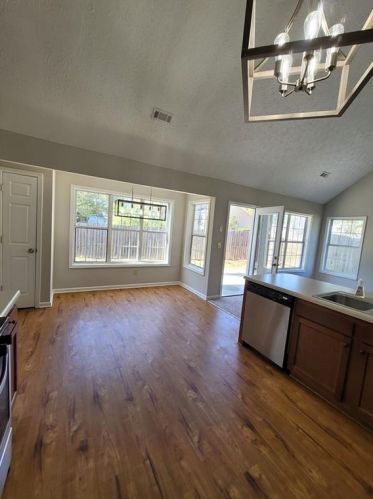 15 Lone Oak Ct, Porterdale, GA 30014-1969