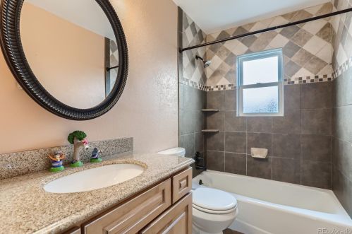 17118 Evans Dr, Aurora CO 80013-1248 exterior