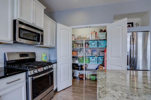 5037 Addison Way, Aurora CO 80016-5390 exterior