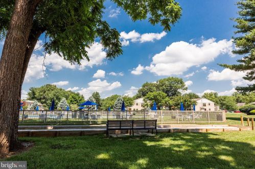 85 Valleybrook Dr, Lancaster PA  17601-4612 exterior