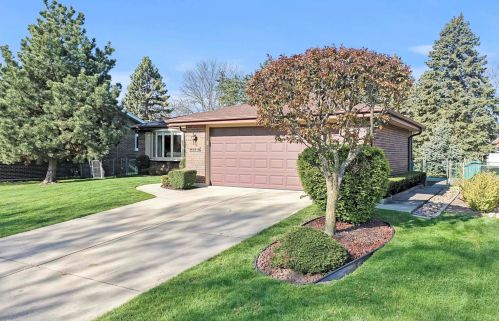 218 Marcella Rd, Mount Prospect, IL 60056-2613