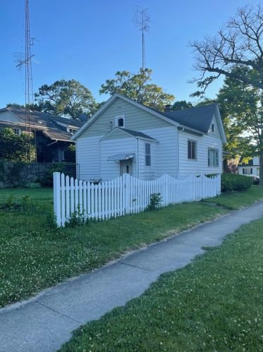 604 Chicago Ave, Kankakee, IL 60901-5231