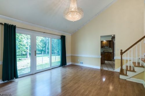 24 Normandy Dr, Parsippany NJ  07054-4070 exterior