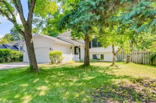3659 Cardinal Way, Saint Paul, MN 55123-2224