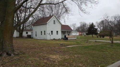 305 Howard St, Effingham, KS 66023-4090