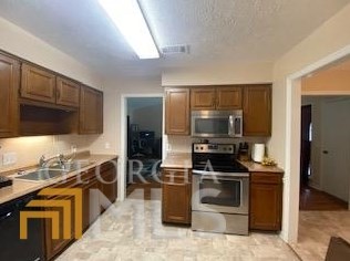 305 Woodland Dr, Lagrange, GA 30241-1383