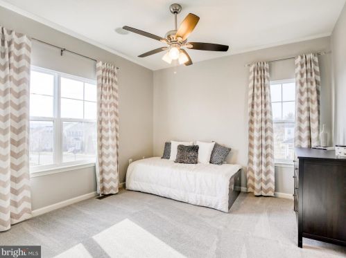 395 Lord Fairfax St, Charles Town WV 25414-2529 exterior