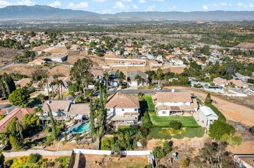 14289 Meadowlands Dr, Riverside CA  92503-9740 exterior