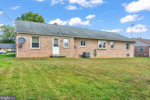 1992 Drexel Ave, Lancaster PA  17602-3365 exterior