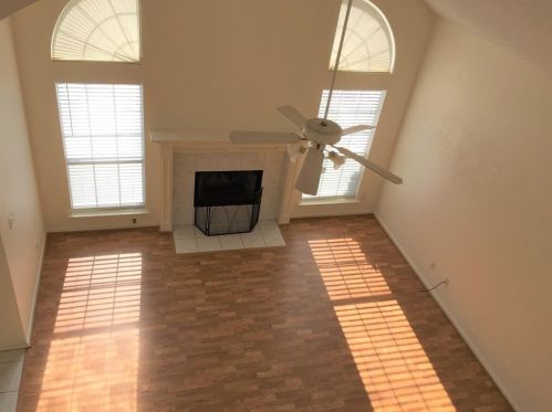 2202 Meadowstone Dr, Carrollton TX  75006-2642 exterior