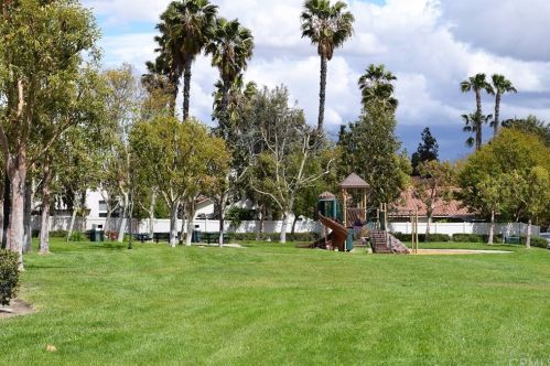 193 Cape Elizabeth Way, Riverside CA  92506-6178 exterior