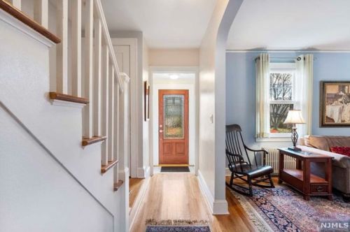 24 Colonial Pkwy, Dumont, NJ 07628-2605